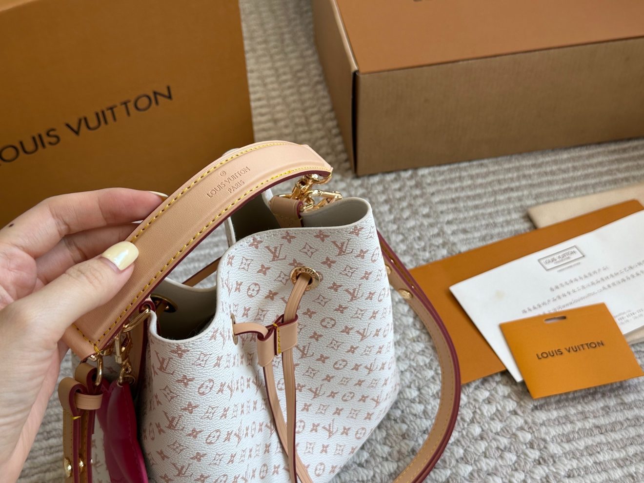 Louis Vuitton lv NéoNéo BB Bucket Bag -21 x 21 x 13CM - Image 6