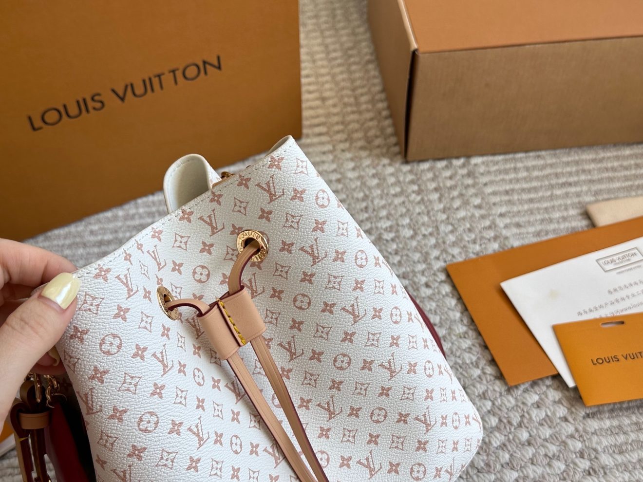 Louis Vuitton lv NéoNéo BB Bucket Bag -21 x 21 x 13CM - Image 3