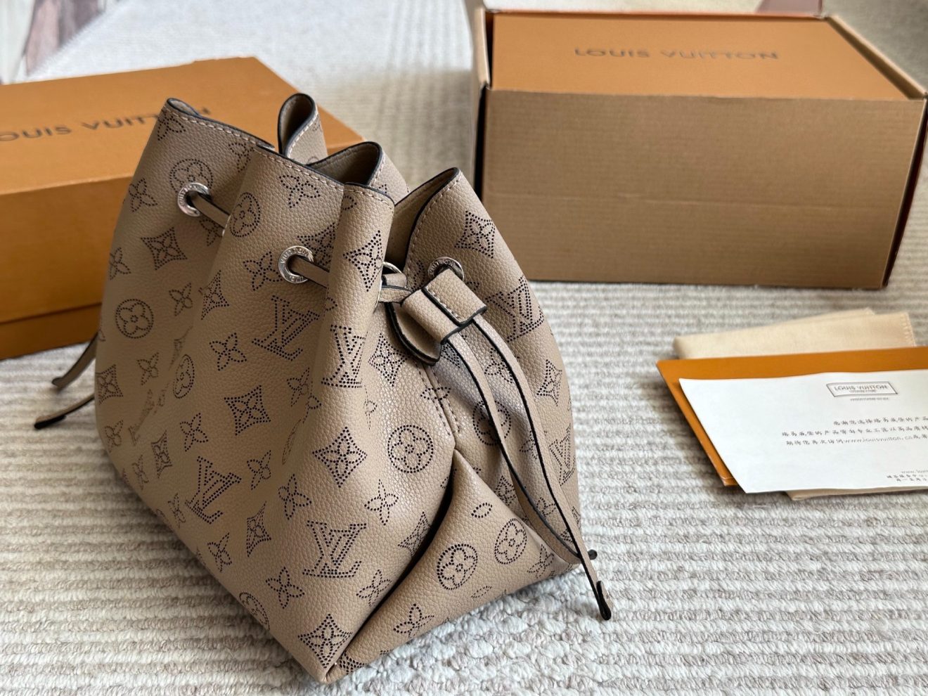 Louis Vuitton lv  Bella Tote Bag-22*18*14CM - Image 6