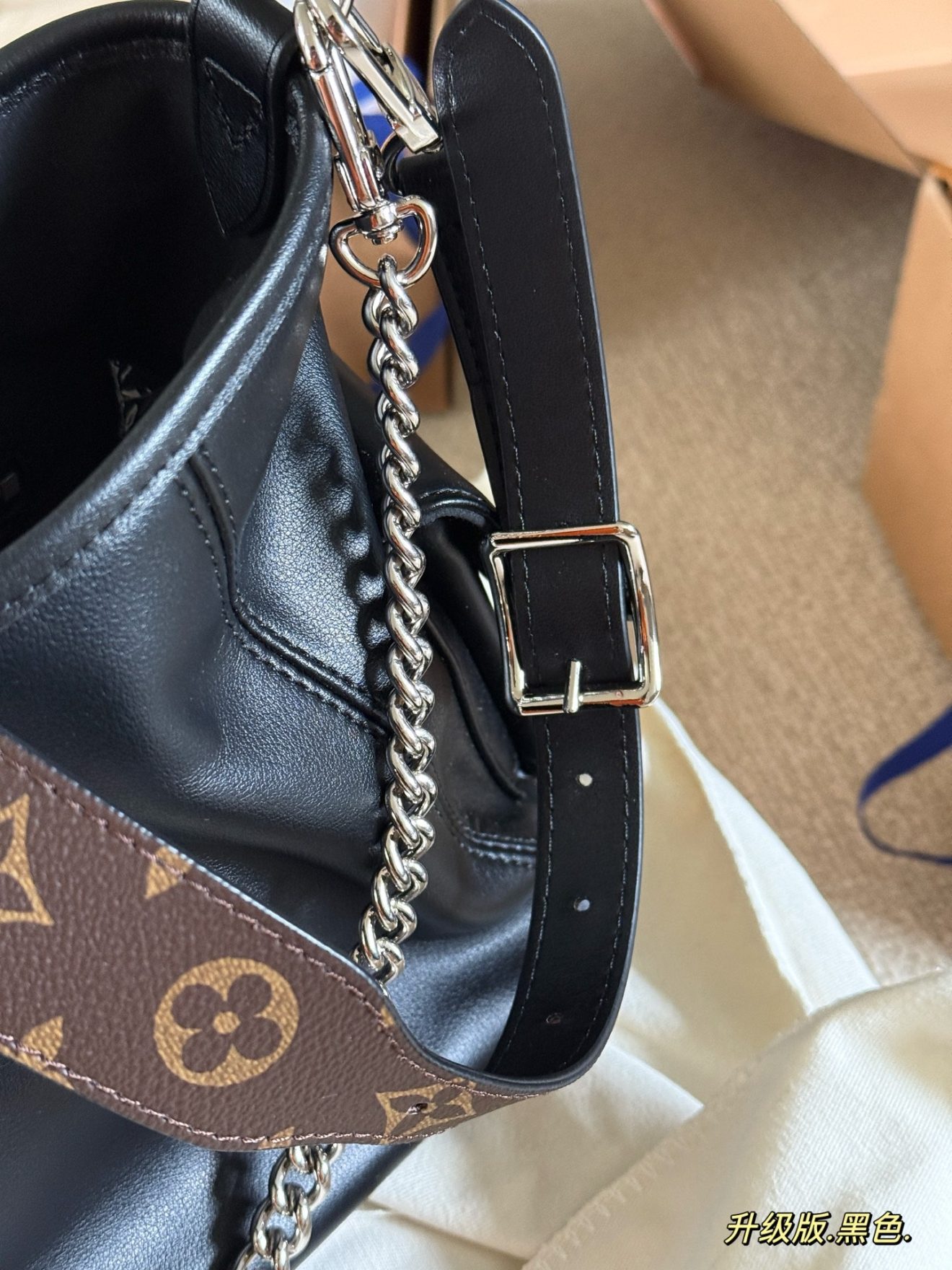 LOUIS VUITTON lv  CARRYALL DARK PM 33*23*15cm - Image 7