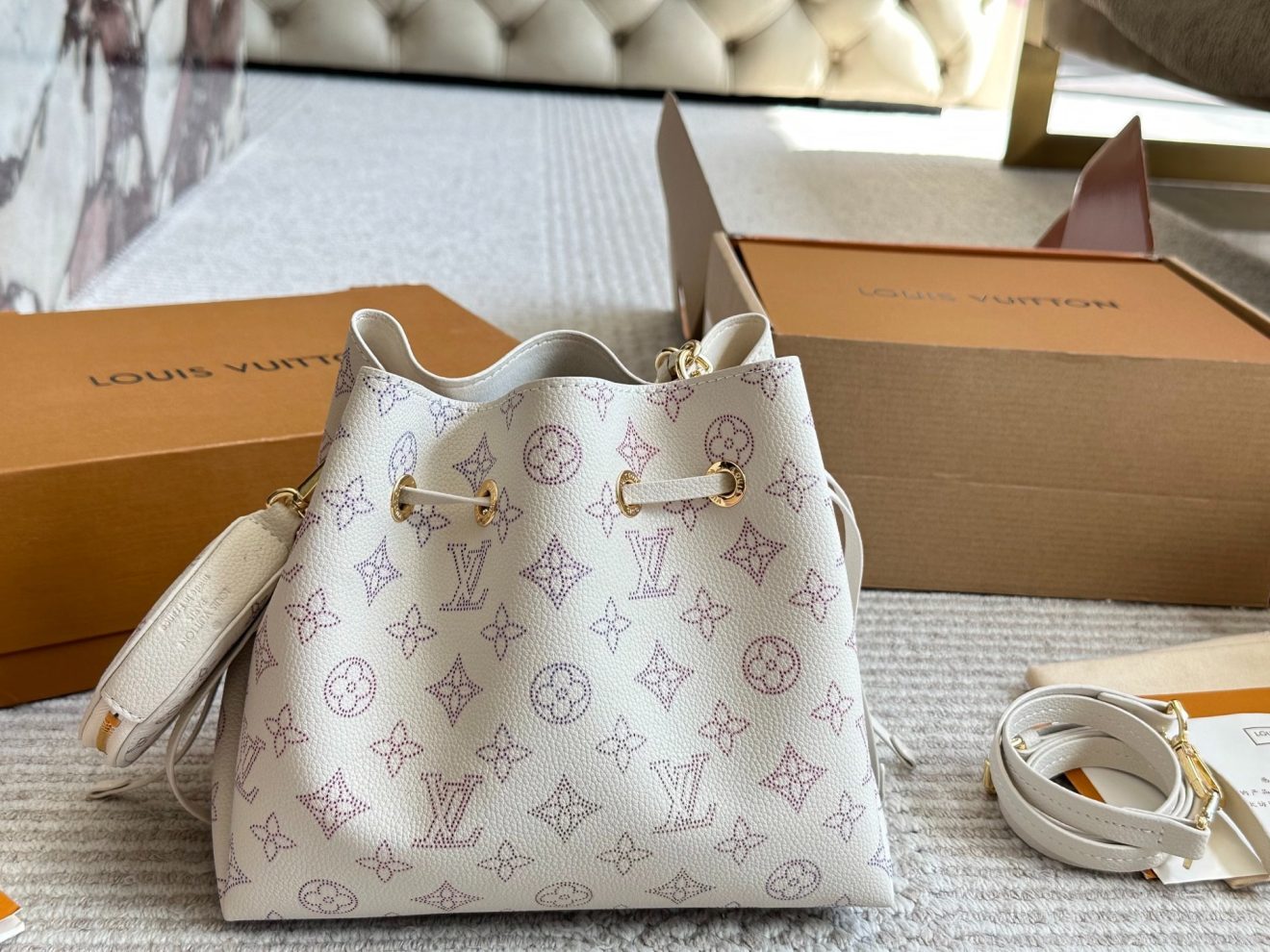 Louis Vuitton lv Bella Tote Bag-22*18*14CM - Image 3