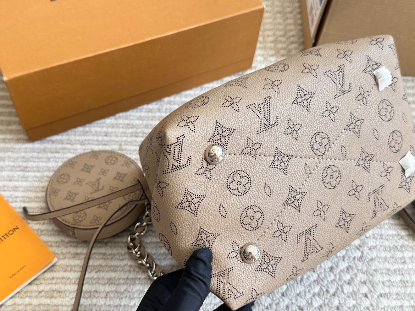 Louis Vuitton lv  Bella Tote Bag-22*18*14CM - Image 4