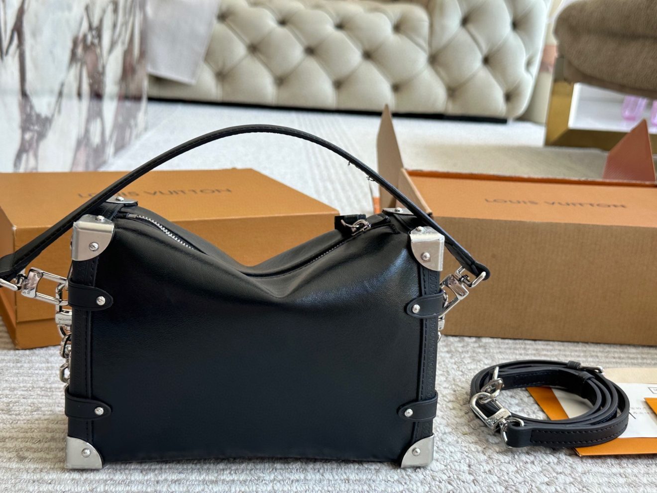 Louis Vuitton lv Soft Trunk MM 24x16x11cm - Image 4