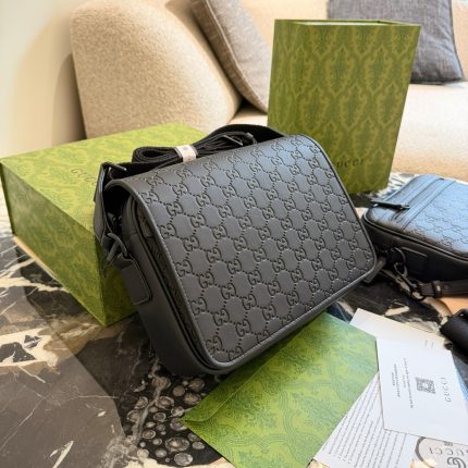 Gucci leather cross body bag 26cm