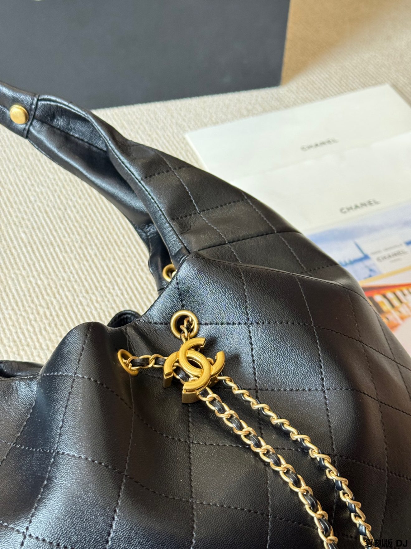 Chanel 25S Hobo(28x14x21cm) - Image 5
