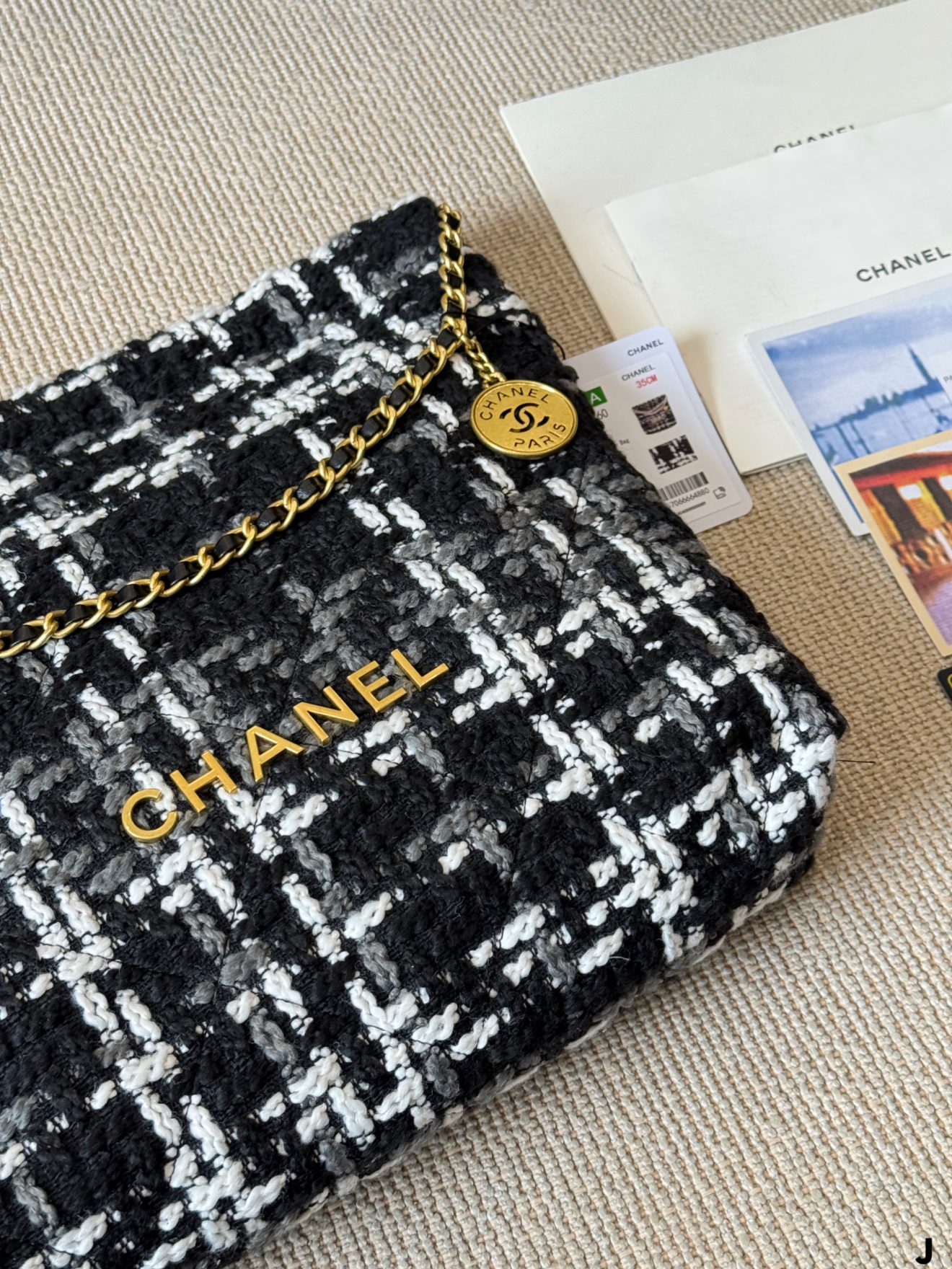 Chanel 22K Tweed Hobo Bag 33*35cm - Image 10