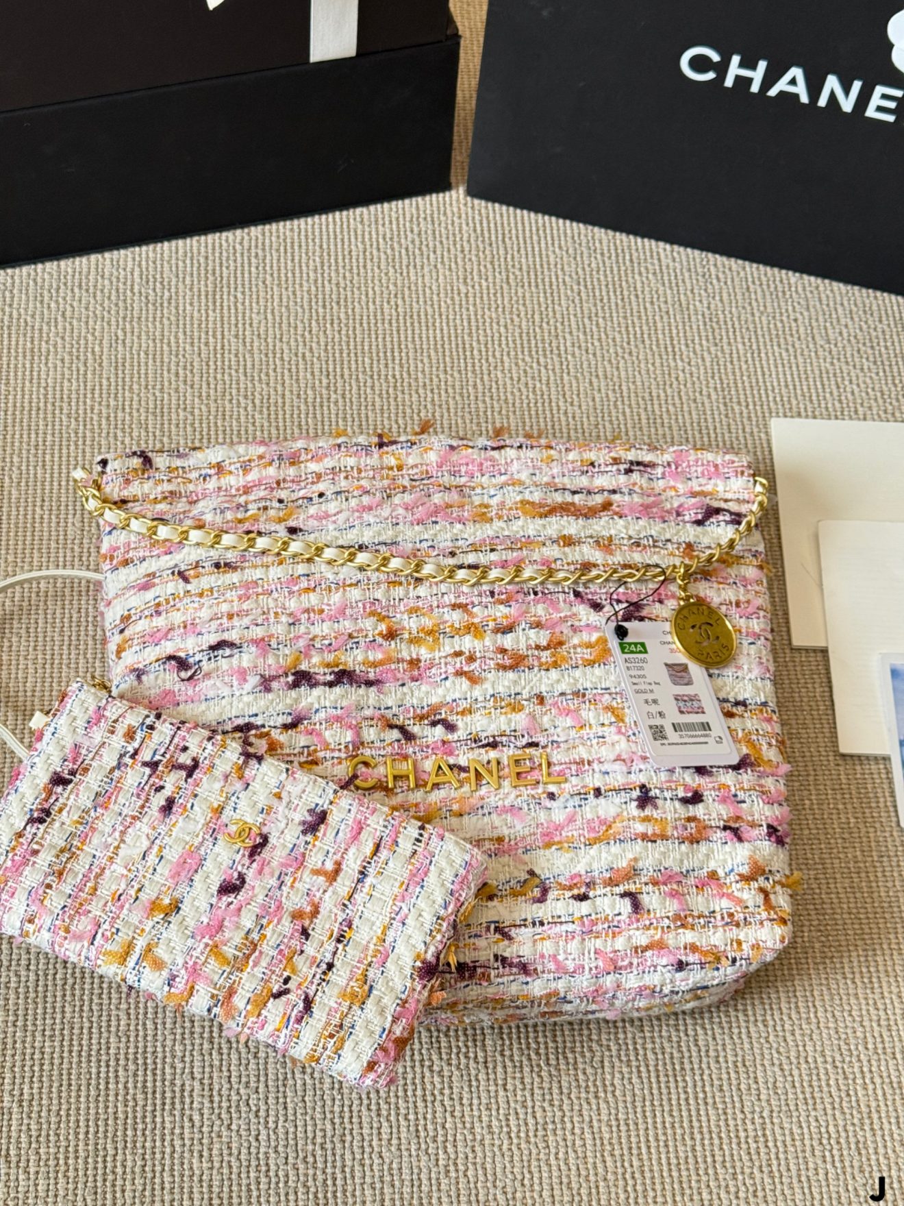 Chanel 22K Tweed Hobo Bag - Image 5