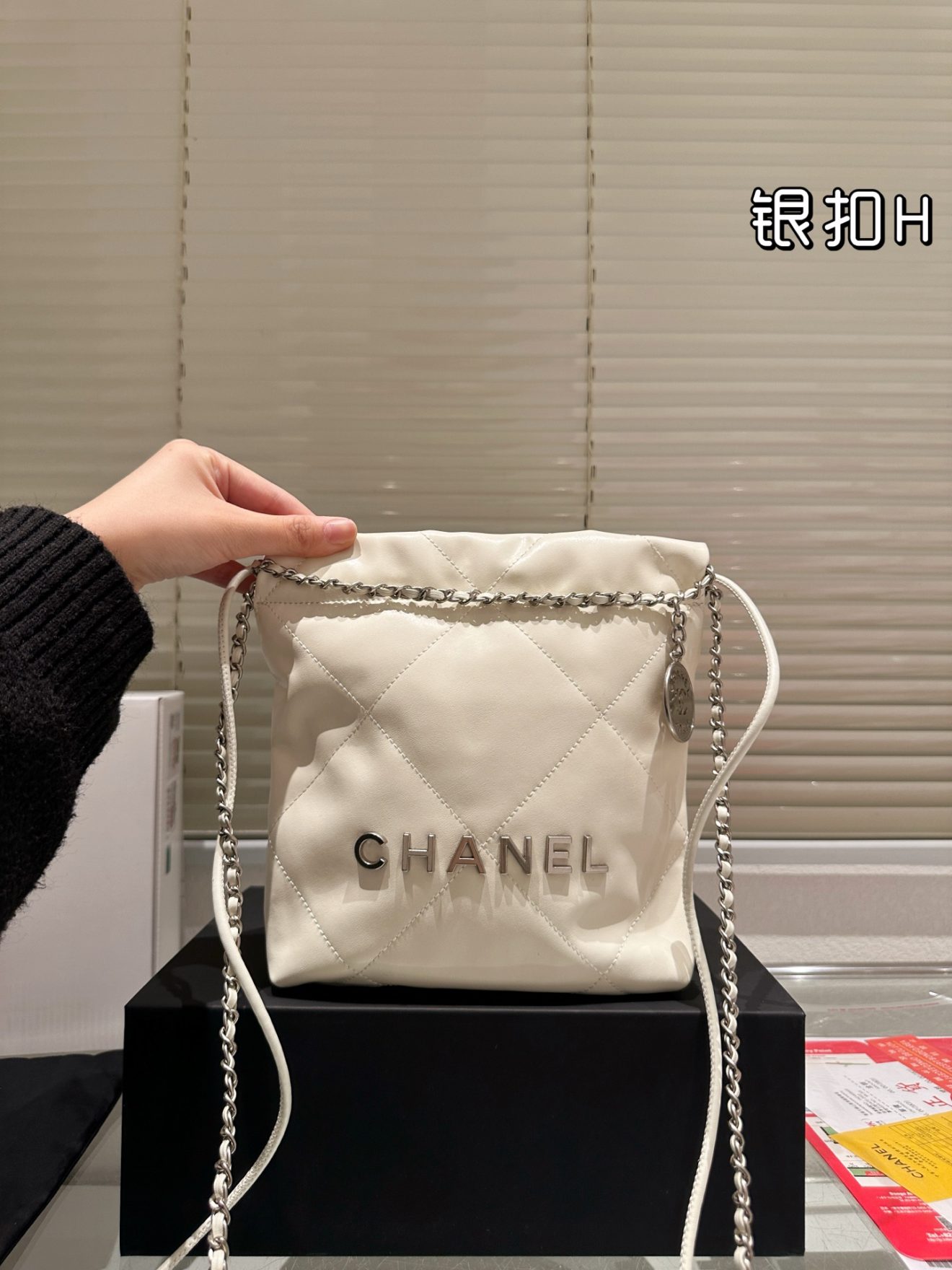 chanel 22 bag mini 20x19x6cm - Image 4