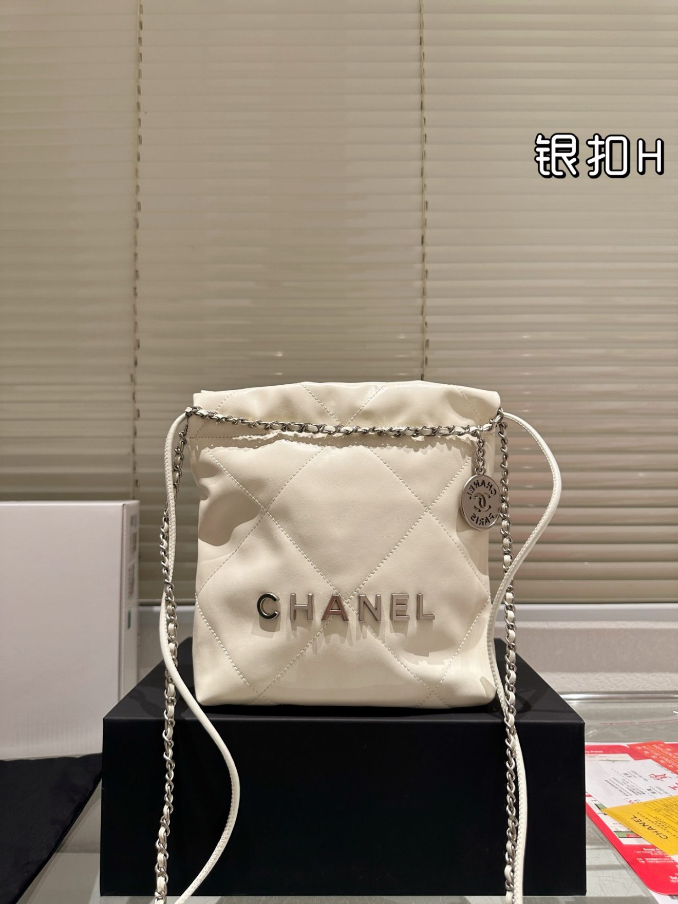 chanel 22 bag mini 20x19x6cm - Image 7