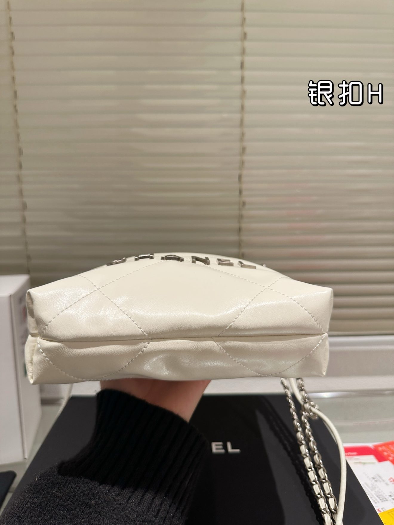 chanel 22 bag mini 20x19x6cm - Image 10
