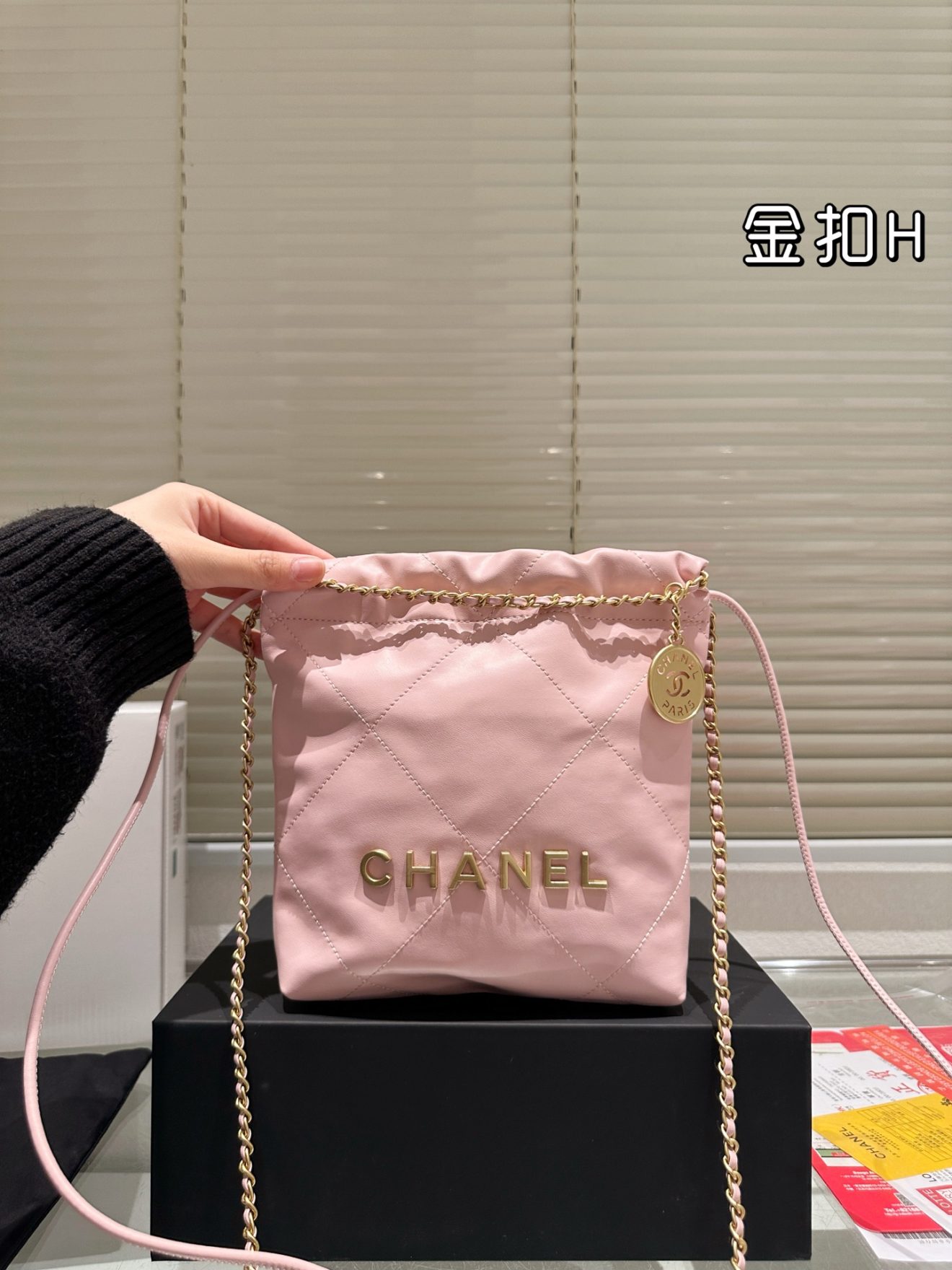 chanel 22 bag mini 20x19x6cm - Image 5