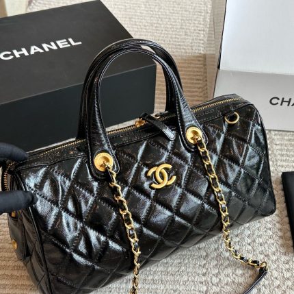Chanel 25A Pull-up Leather 31cm
