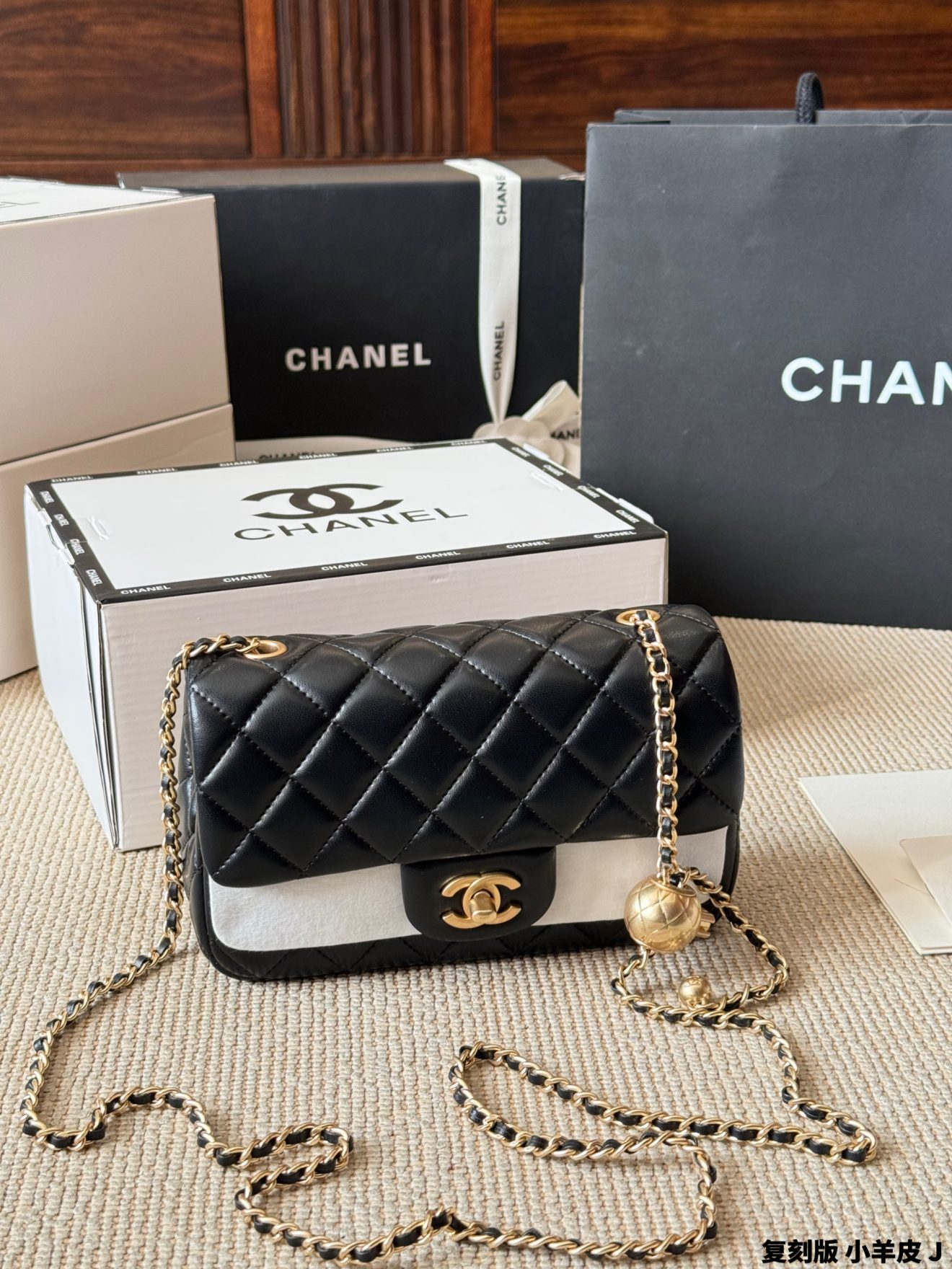 Mini Flap Bag Pearl Crush 18cm and 20cm - Image 2