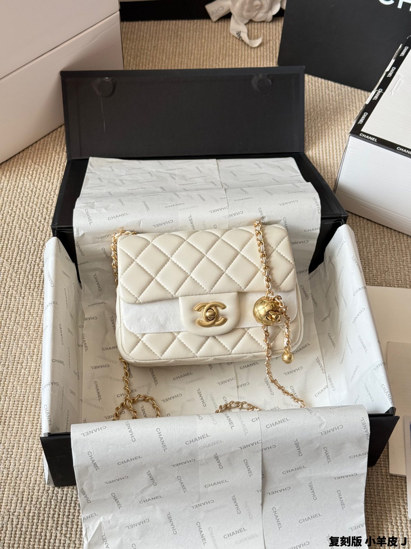 Mini Flap Bag Pearl Crush 18cm and 20cm - Image 4