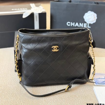 chanel hobo lamb skin 30 *22cm
