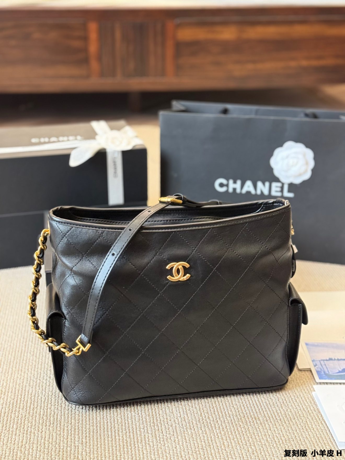 chanel hobo lamb skin 30 *22cm - Image 7