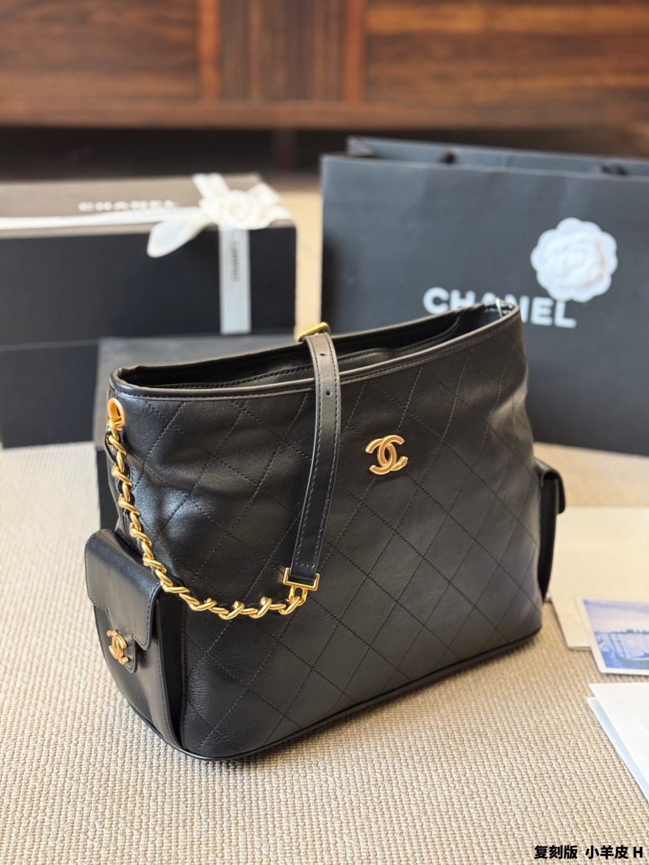 chanel hobo lamb skin 30 *22cm - Image 8