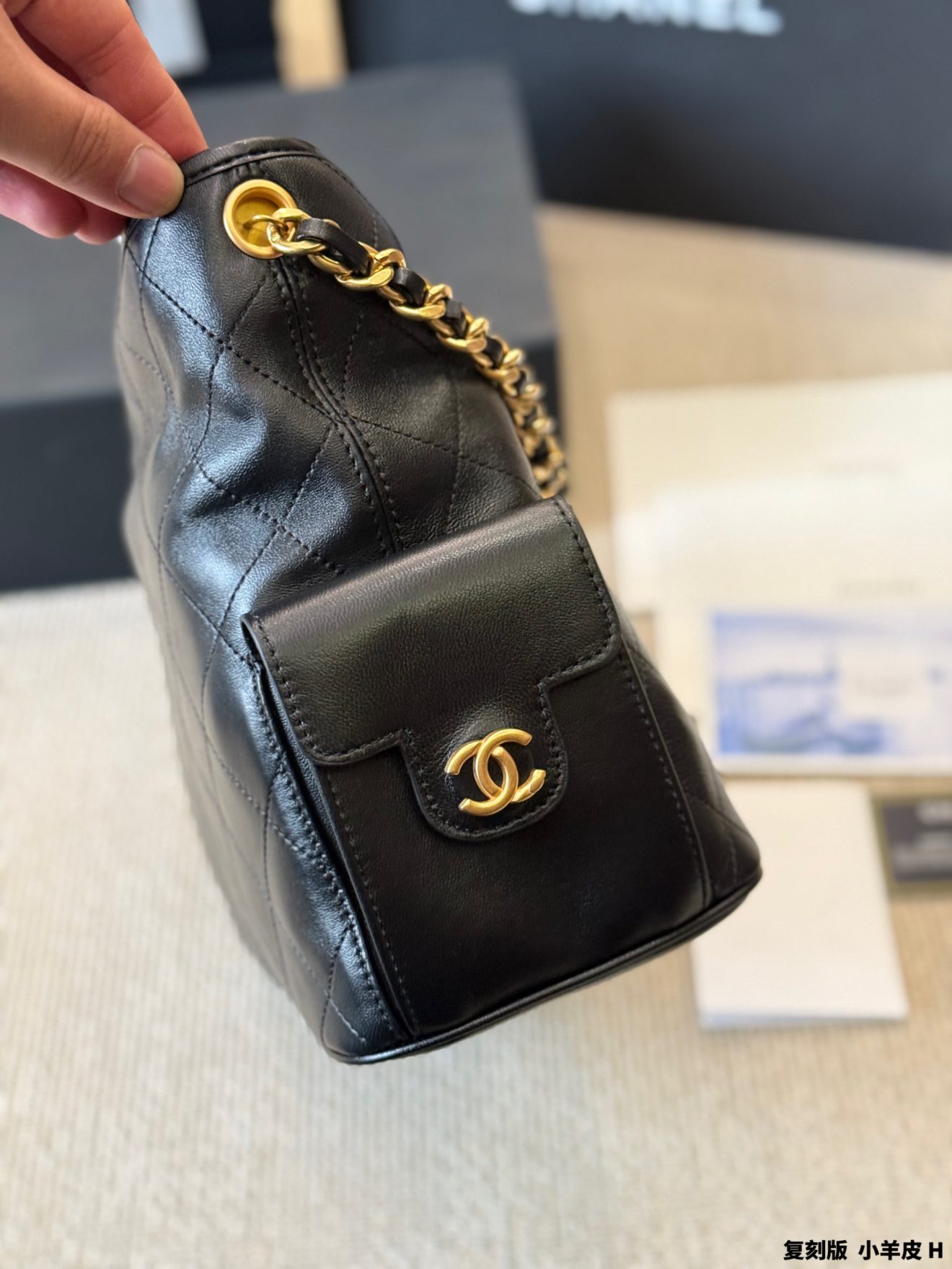 chanel hobo lamb skin 30 *22cm - Image 10