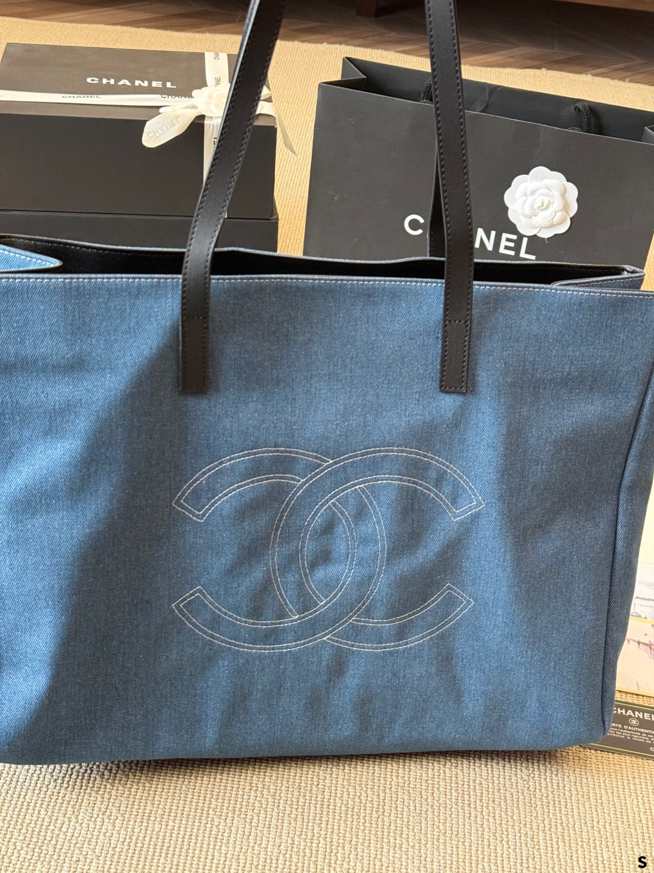 chanel denim tote 43*33cm - Image 9