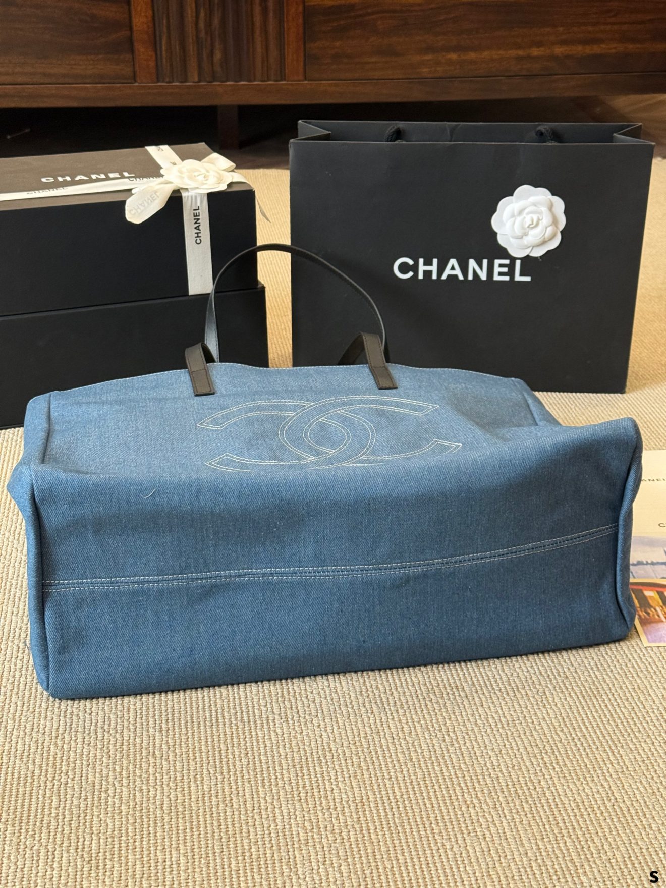 chanel denim tote 43*33cm - Image 2