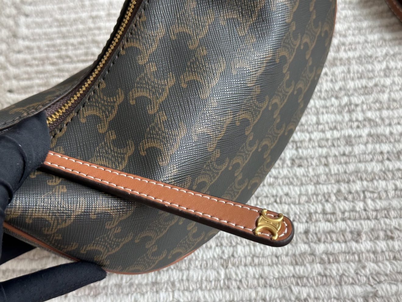 Celine shoulder bags 23*14cm - Image 9