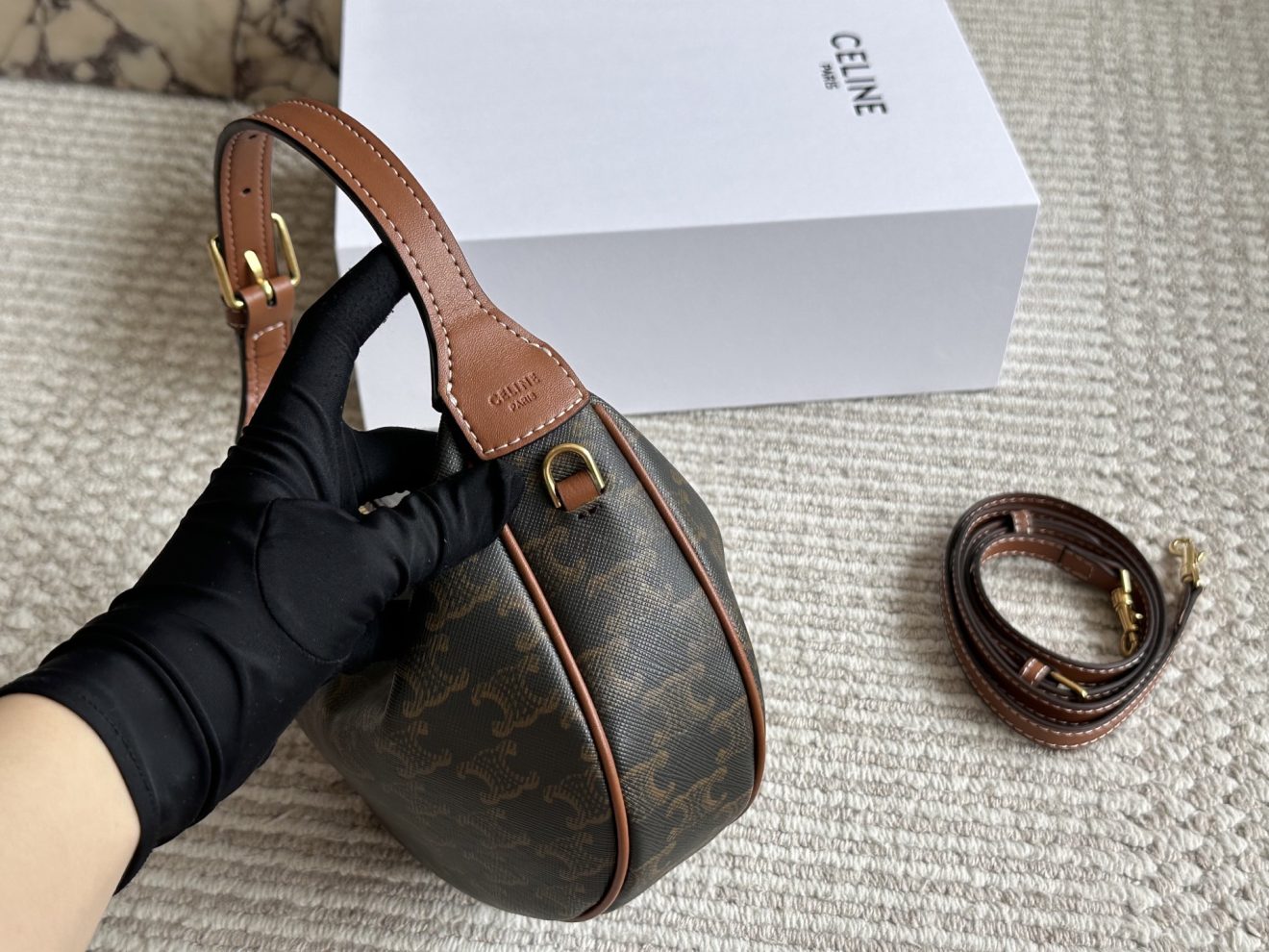 Celine shoulder bags 23*14cm - Image 2