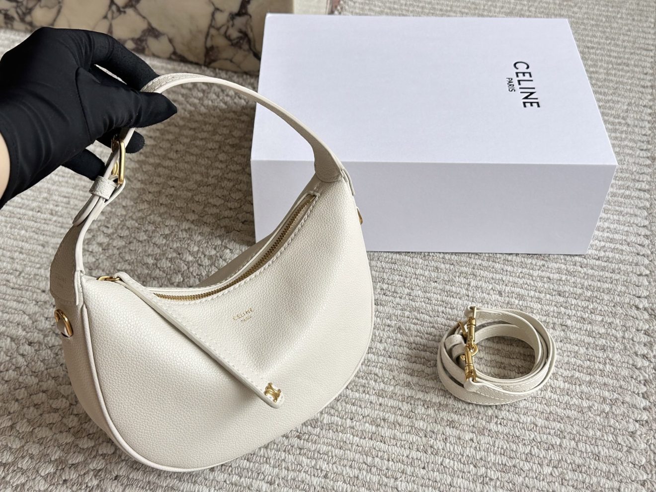 Celine shoulder bags 23*14cm - Image 12