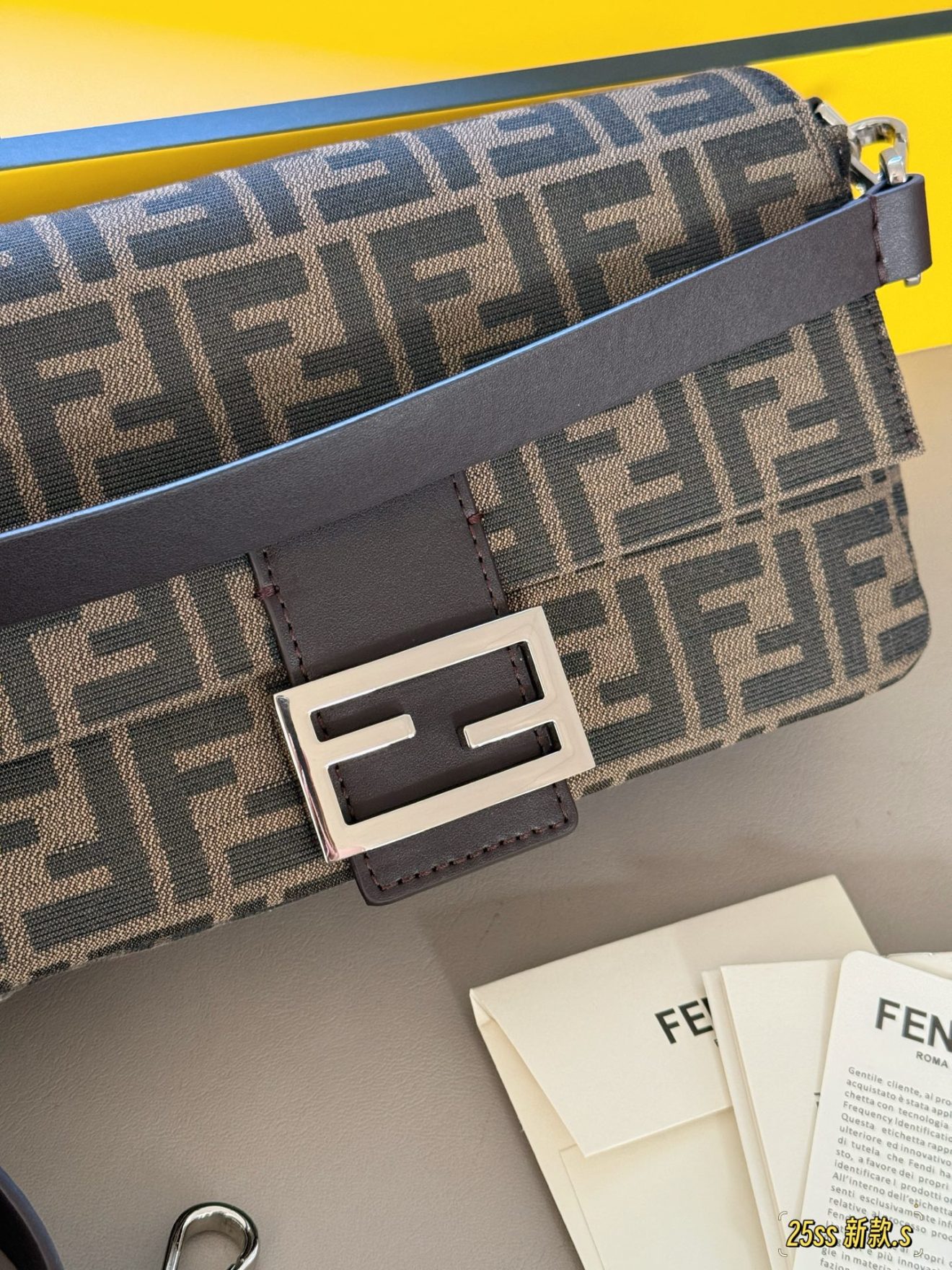 Fendi monogrammed Baguette bag 25*15cm - Image 18