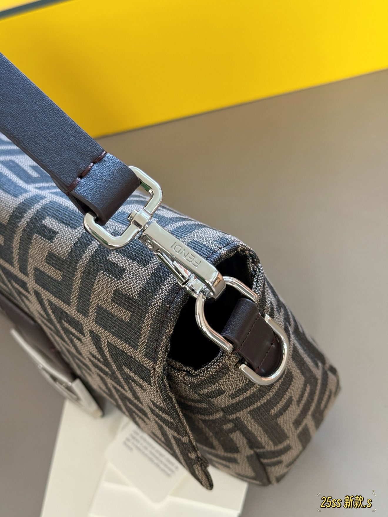 Fendi monogrammed Baguette bag 25*15cm - Image 10