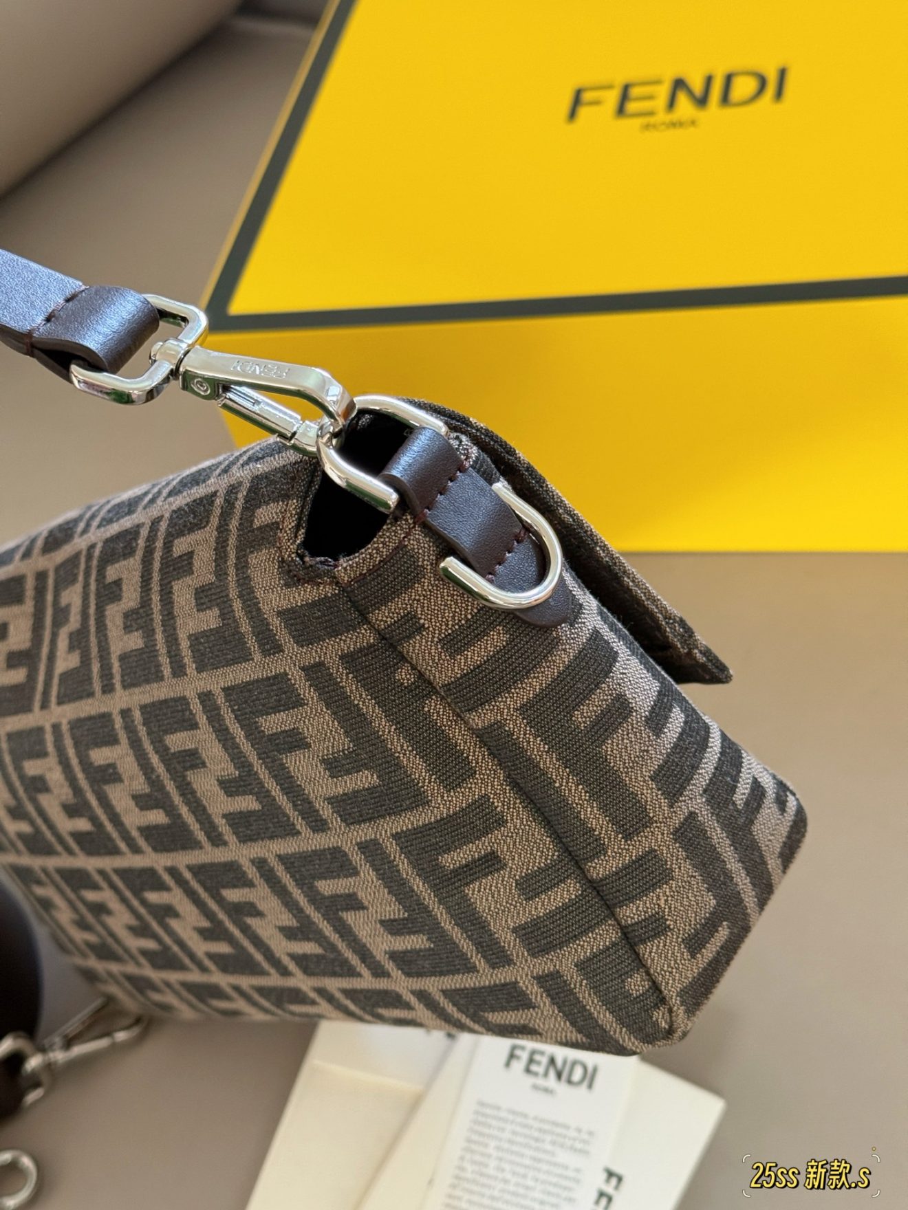 Fendi monogrammed Baguette bag 25*15cm - Image 11