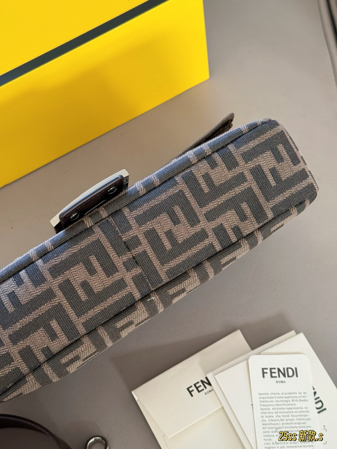 Fendi monogrammed Baguette bag 25*15cm - Image 13