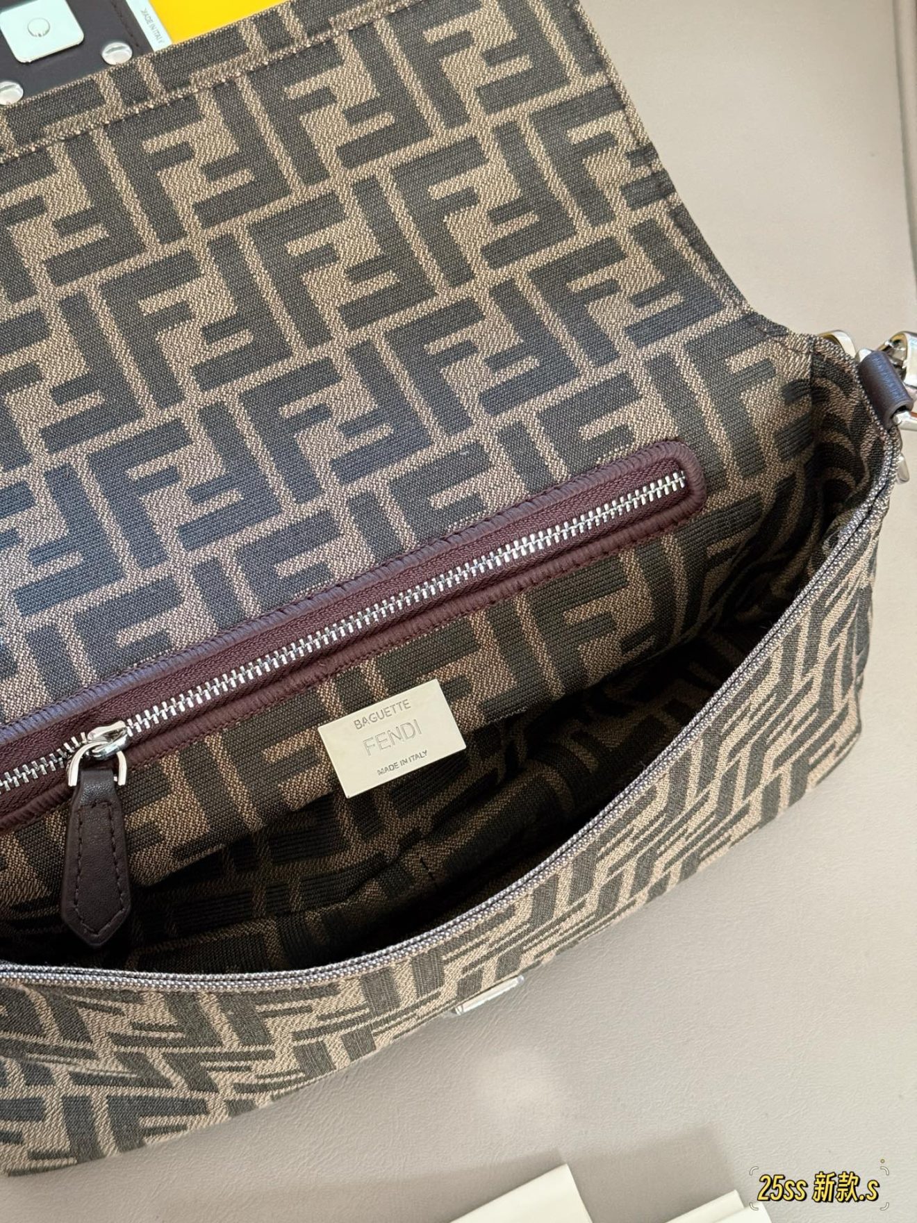 Fendi monogrammed Baguette bag 25*15cm - Image 14