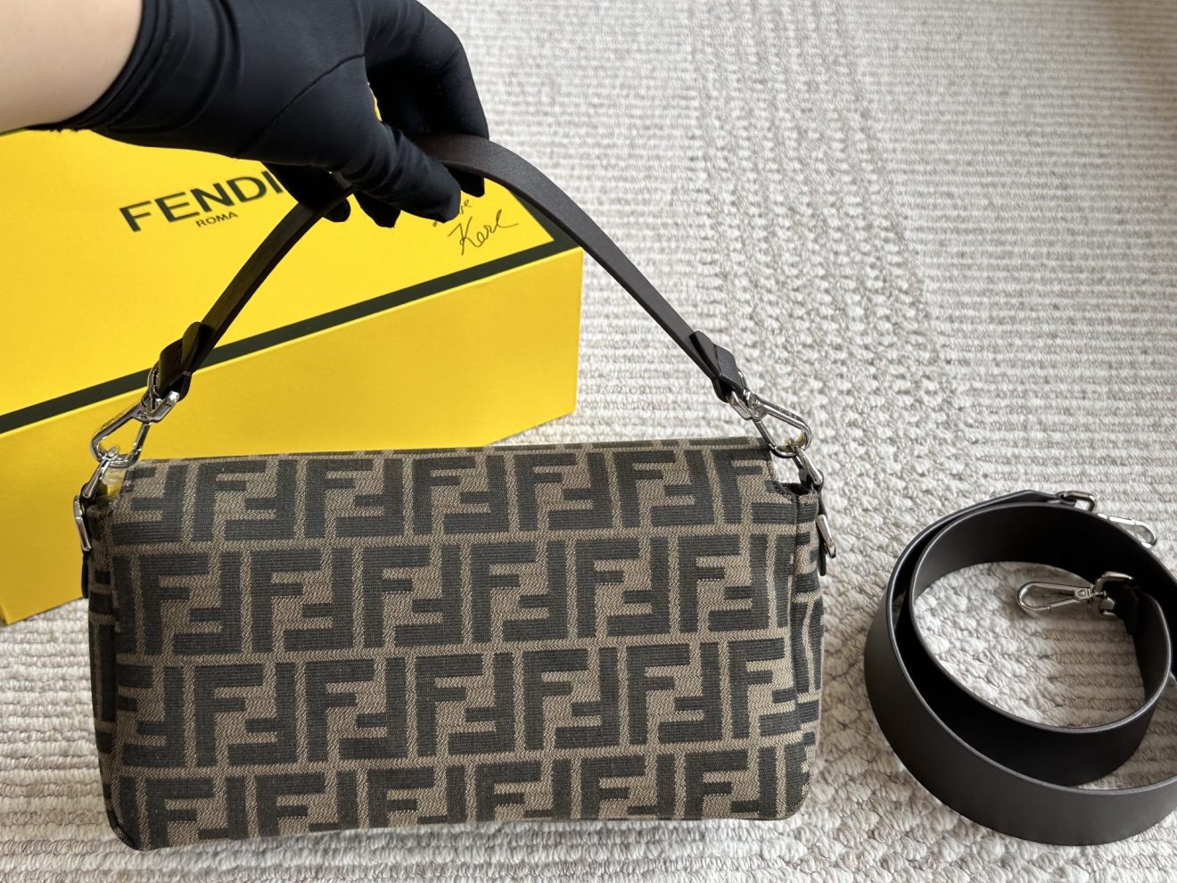 Fendi monogrammed Baguette bag 25*15cm - Image 6
