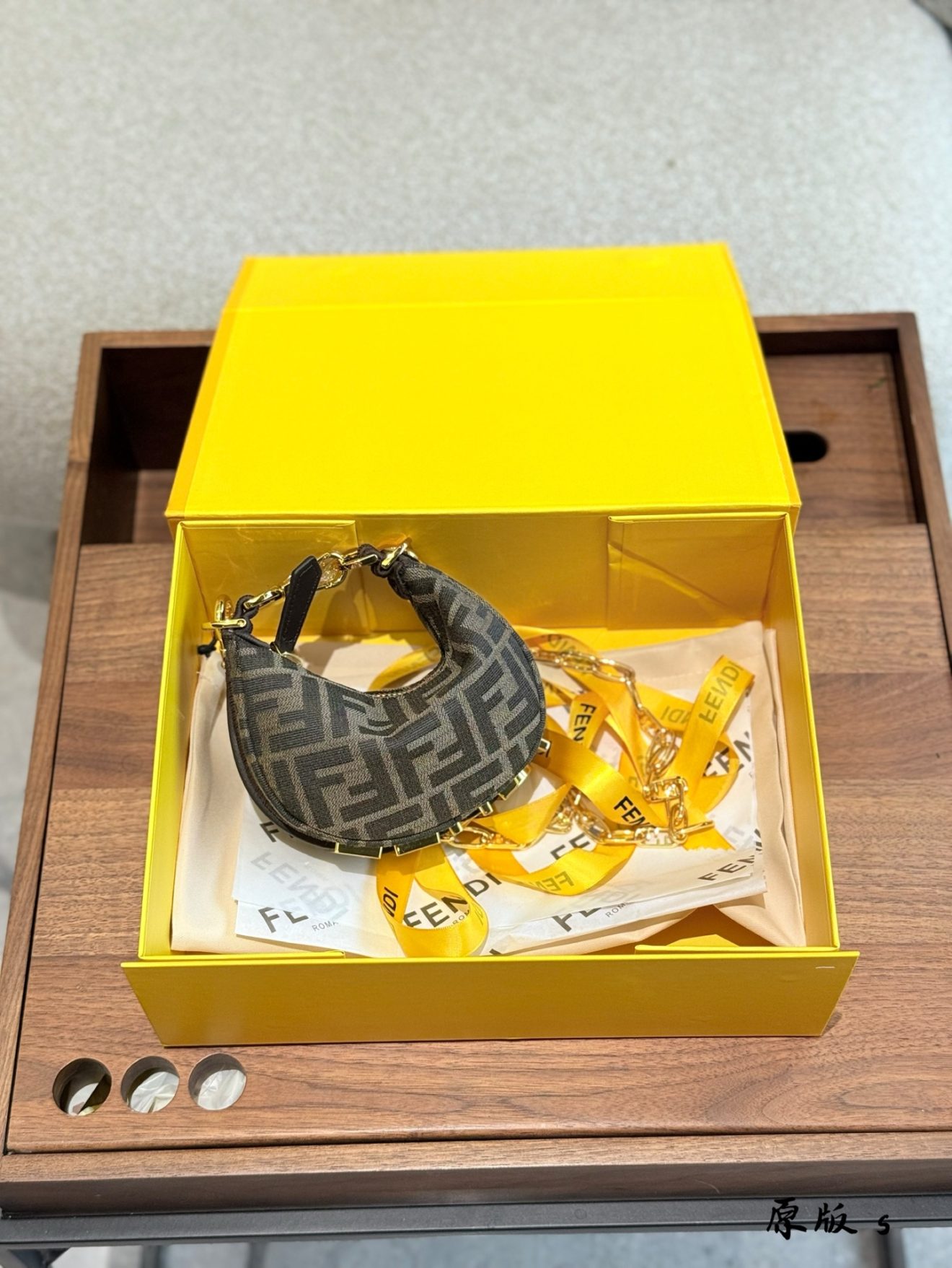 Fendi graphy handbag 16.5X14X5cm - Image 5