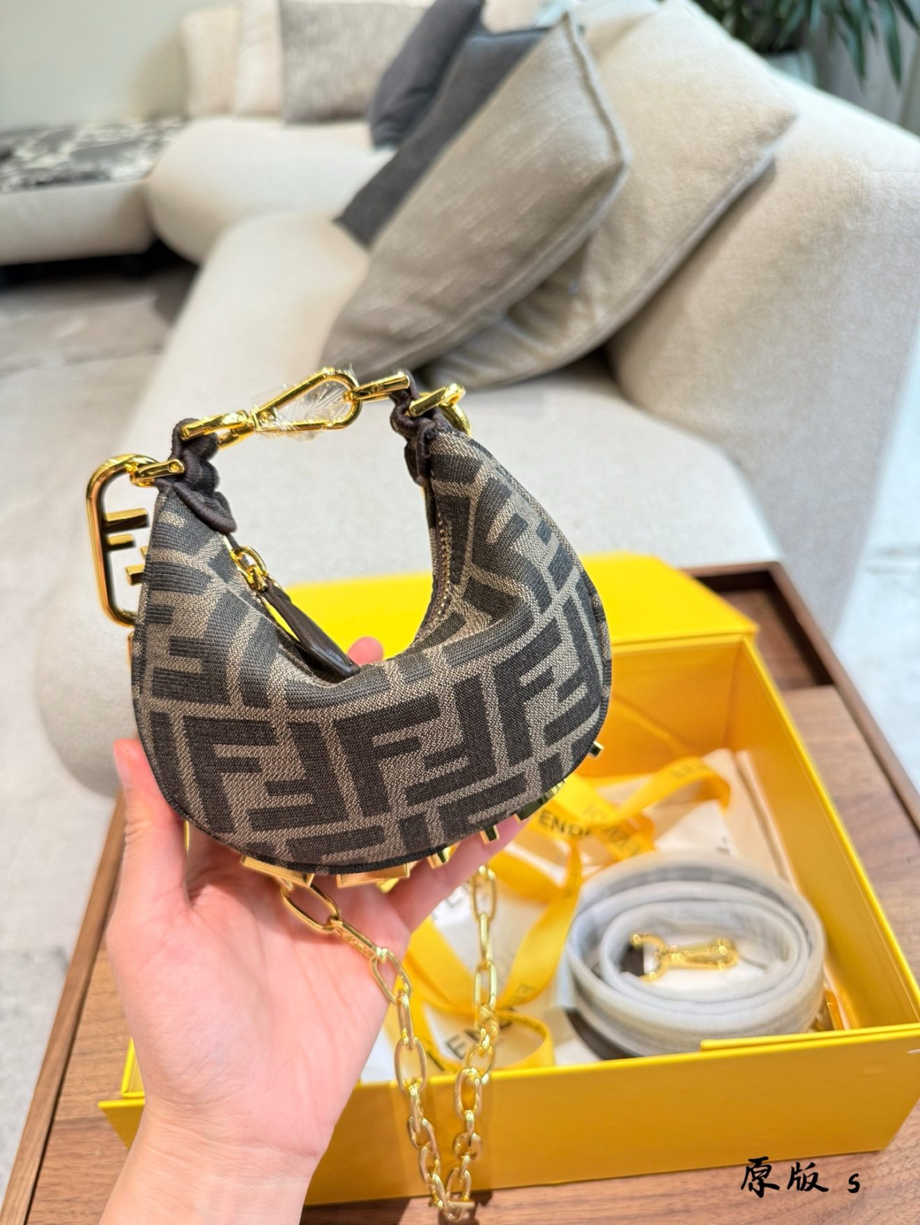 Fendi graphy handbag 16.5X14X5cm - Image 2