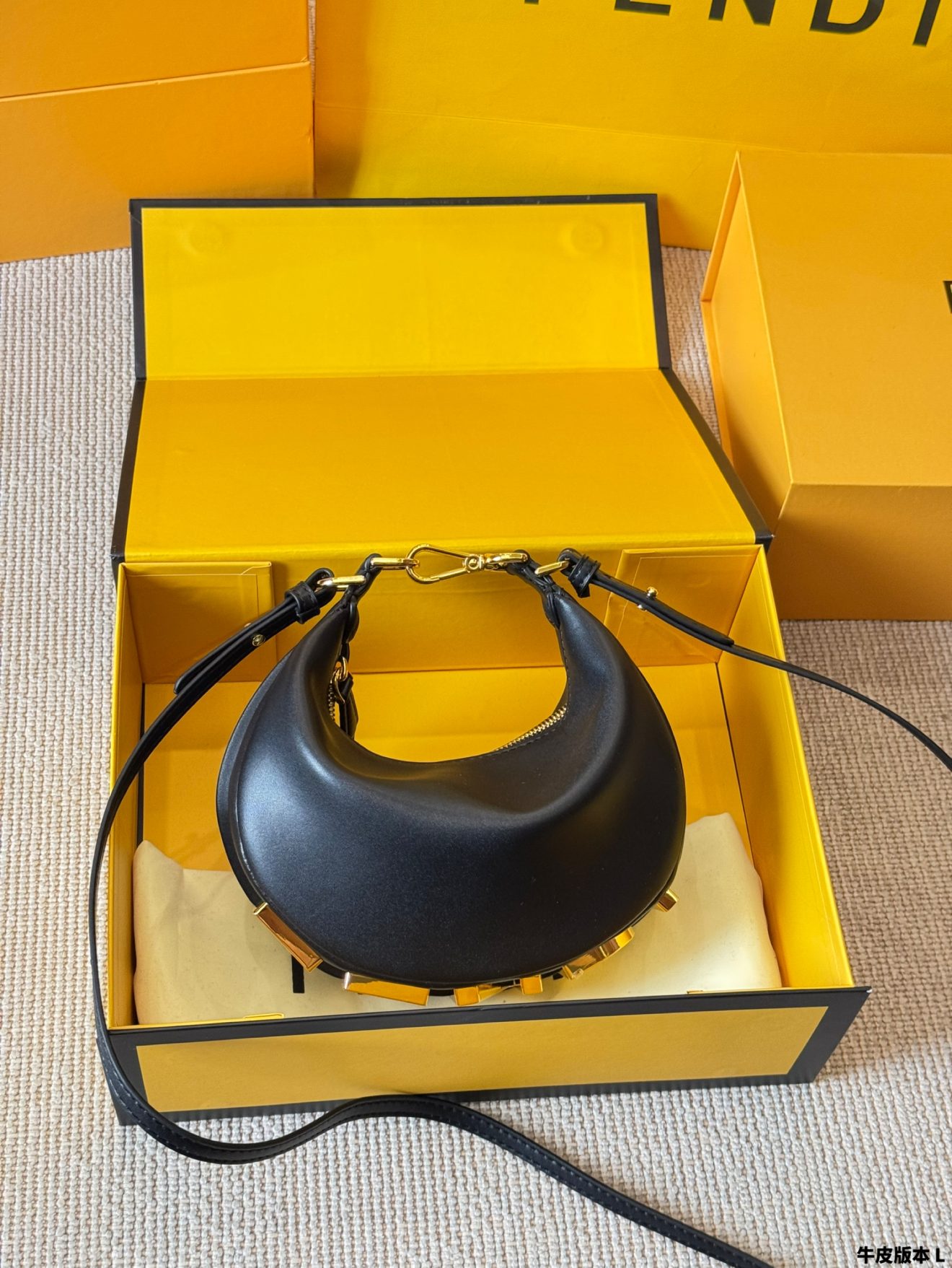 Fendi nano graphy handbag 18*12cm - Image 15