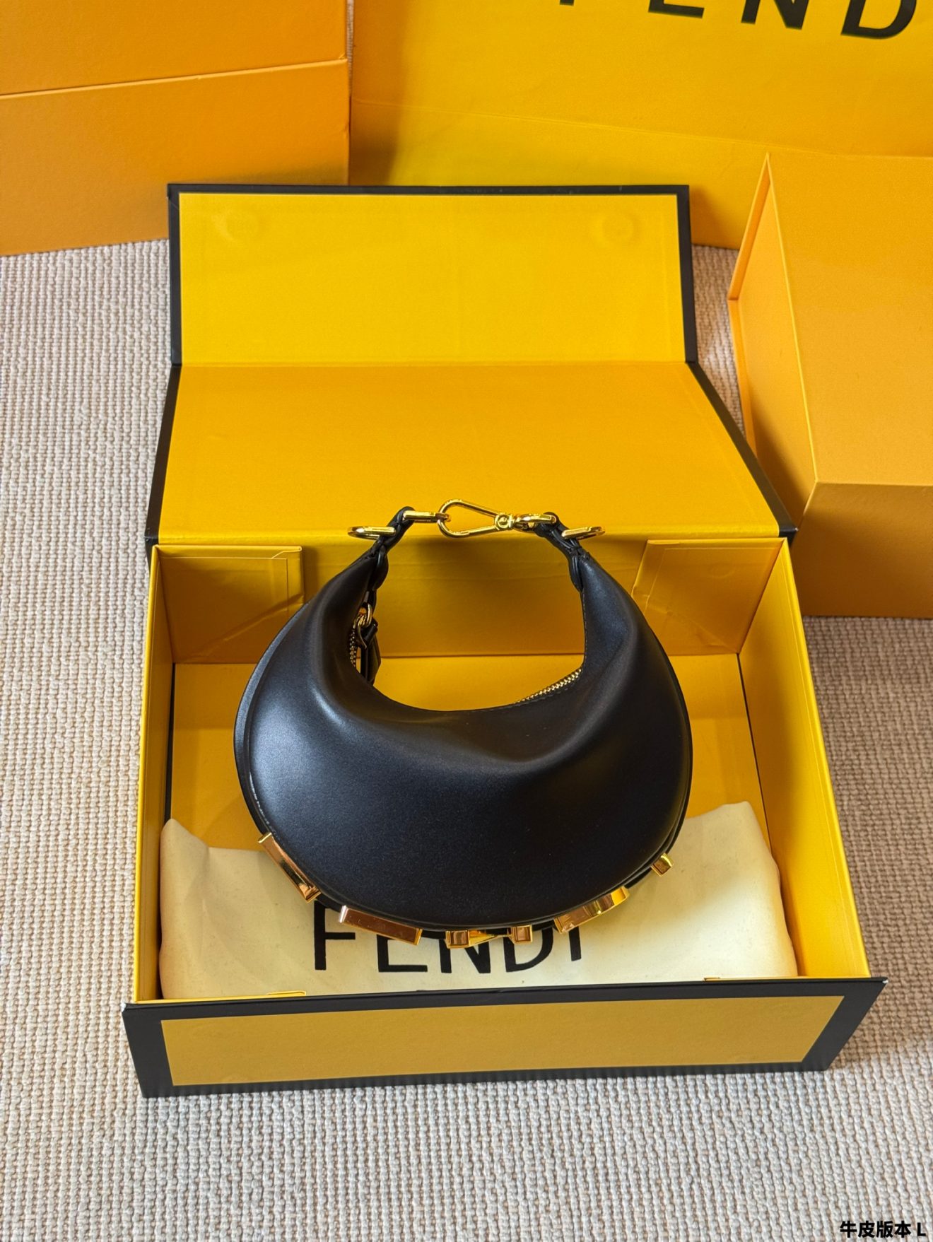Fendi nano graphy handbag 18*12cm - Image 16