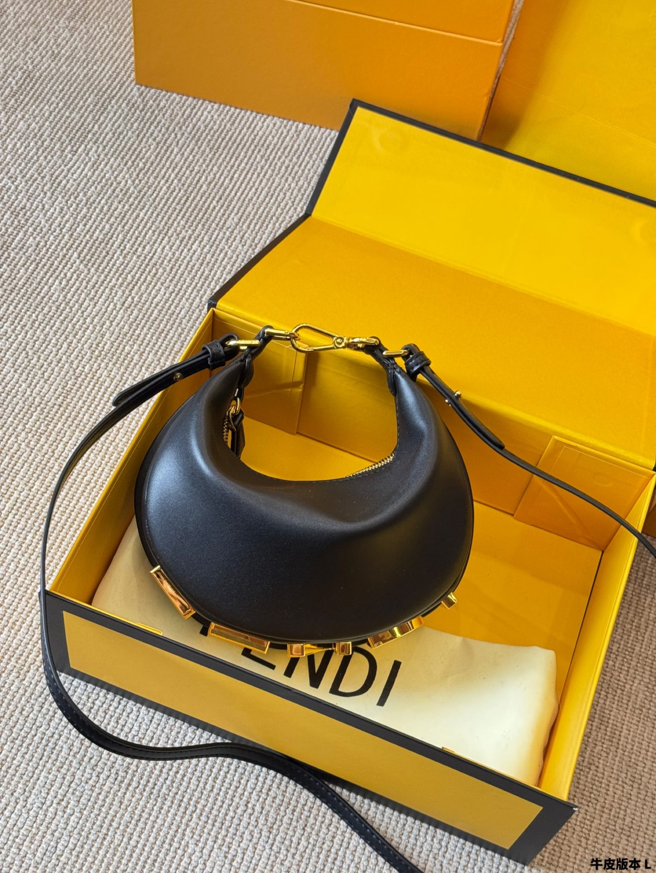 Fendi nano graphy handbag 18*12cm - Image 17