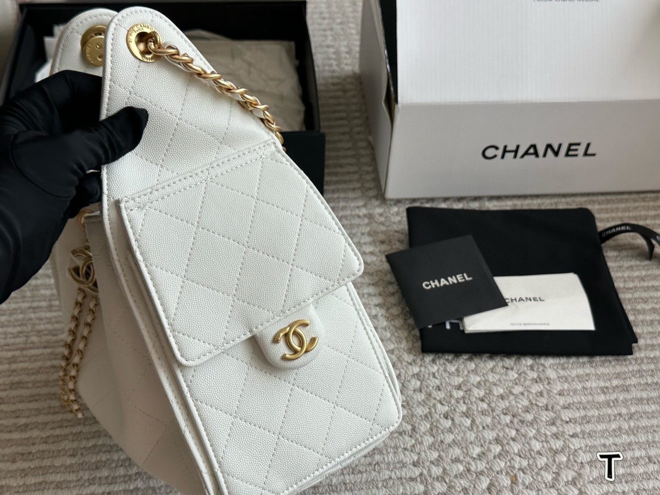 CHANEL 25 Suede Hobo Cream Small 26x30cm - Image 4