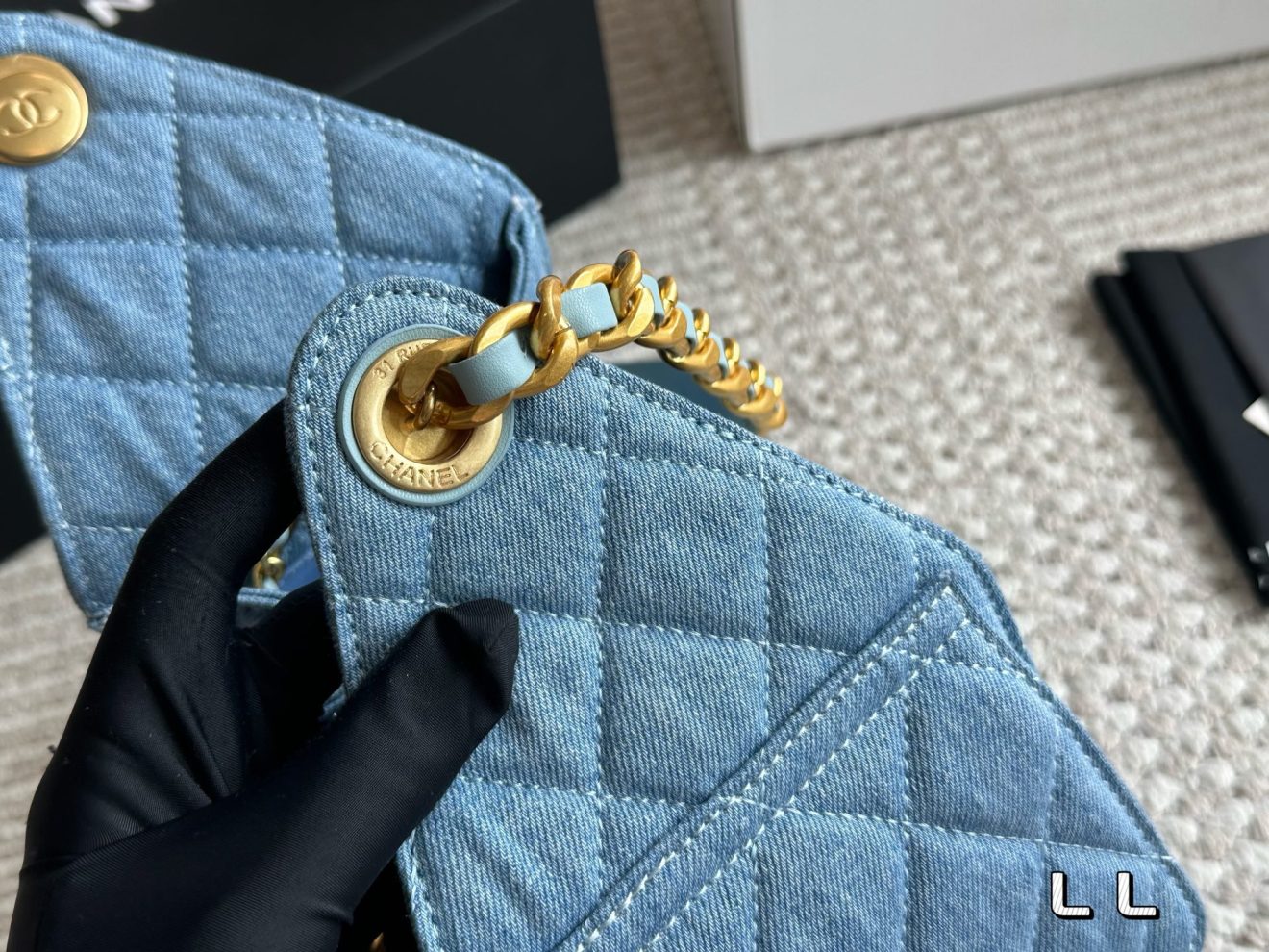 CH@NEL 25 Suede Bag Denim Small 26x19cm - Image 10