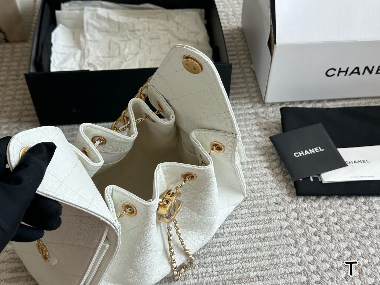 CHANEL 25 Suede Hobo Cream Small 26x30cm - Image 8