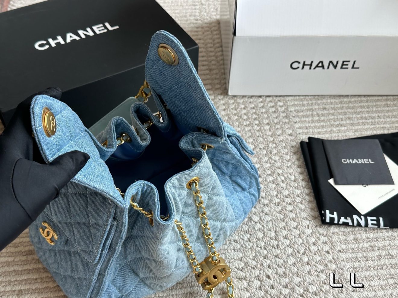 CH@NEL 25 Suede Bag Denim Small 26x19cm - Image 7
