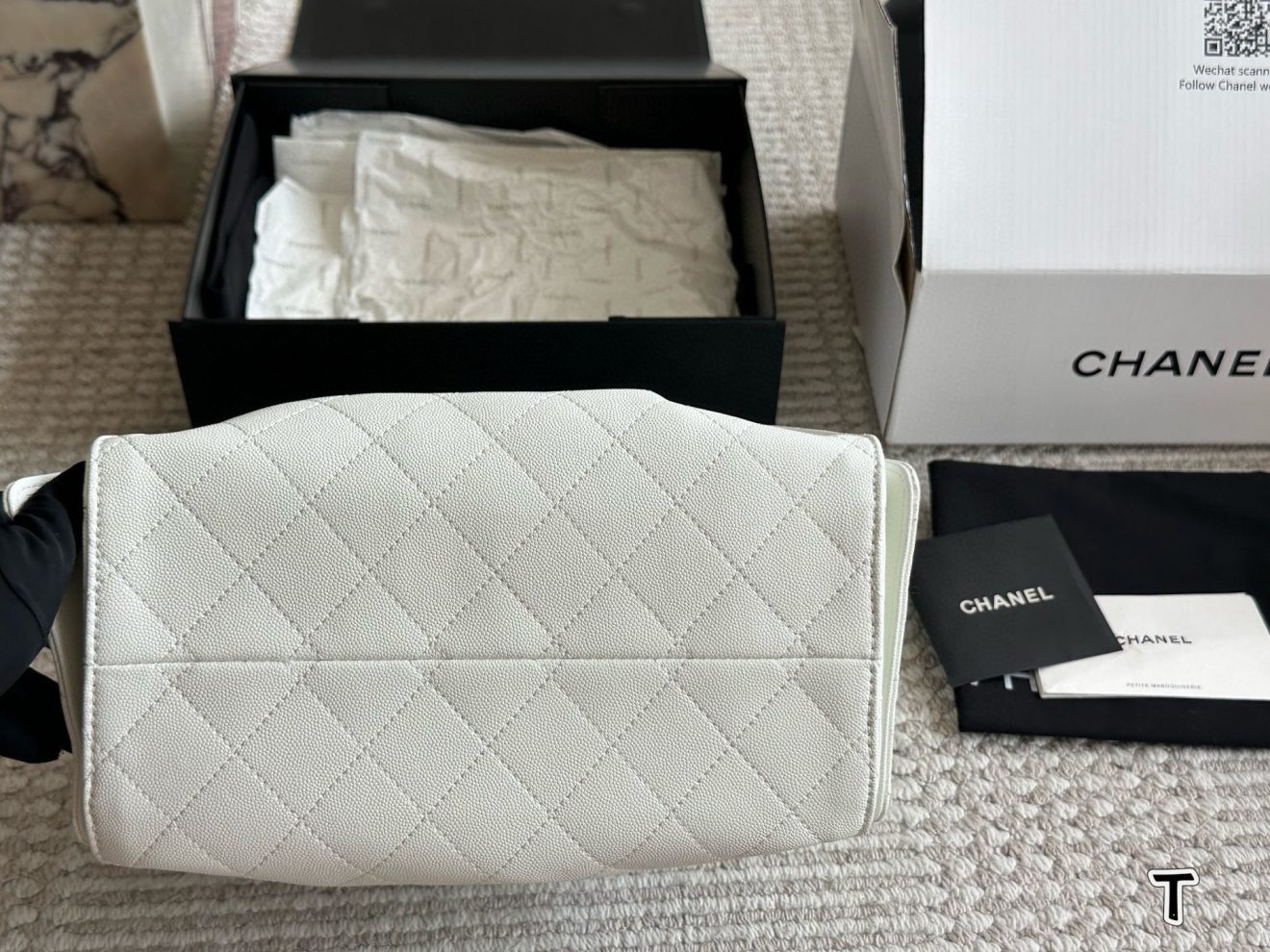 CHANEL 25 Suede Hobo Cream Small 26x30cm - Image 10