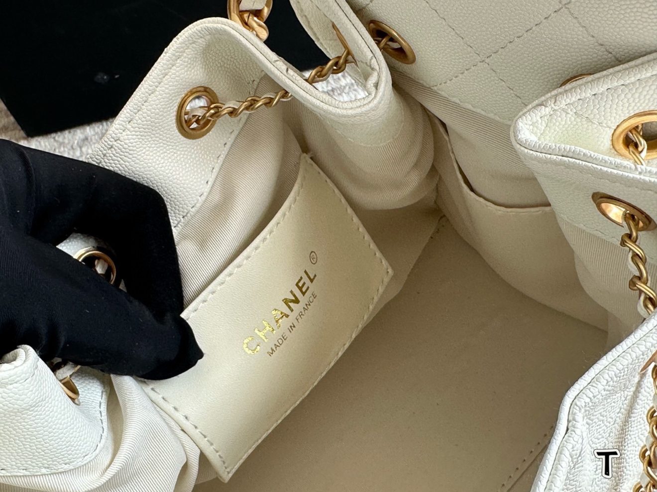 CHANEL 25 Suede Hobo Cream Small 26x30cm - Image 6