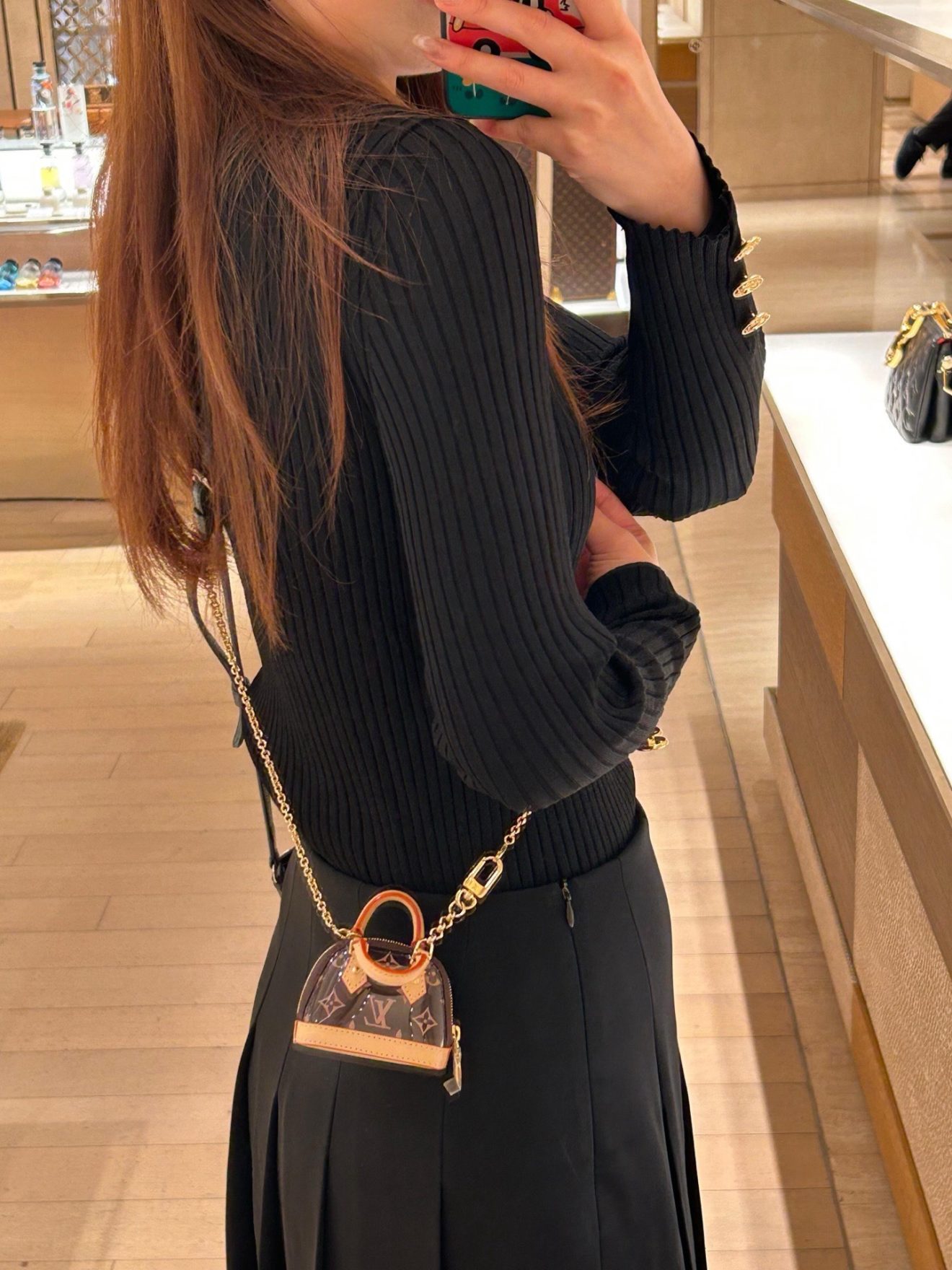 LOUIS VUITTON lv Charm - Image 7