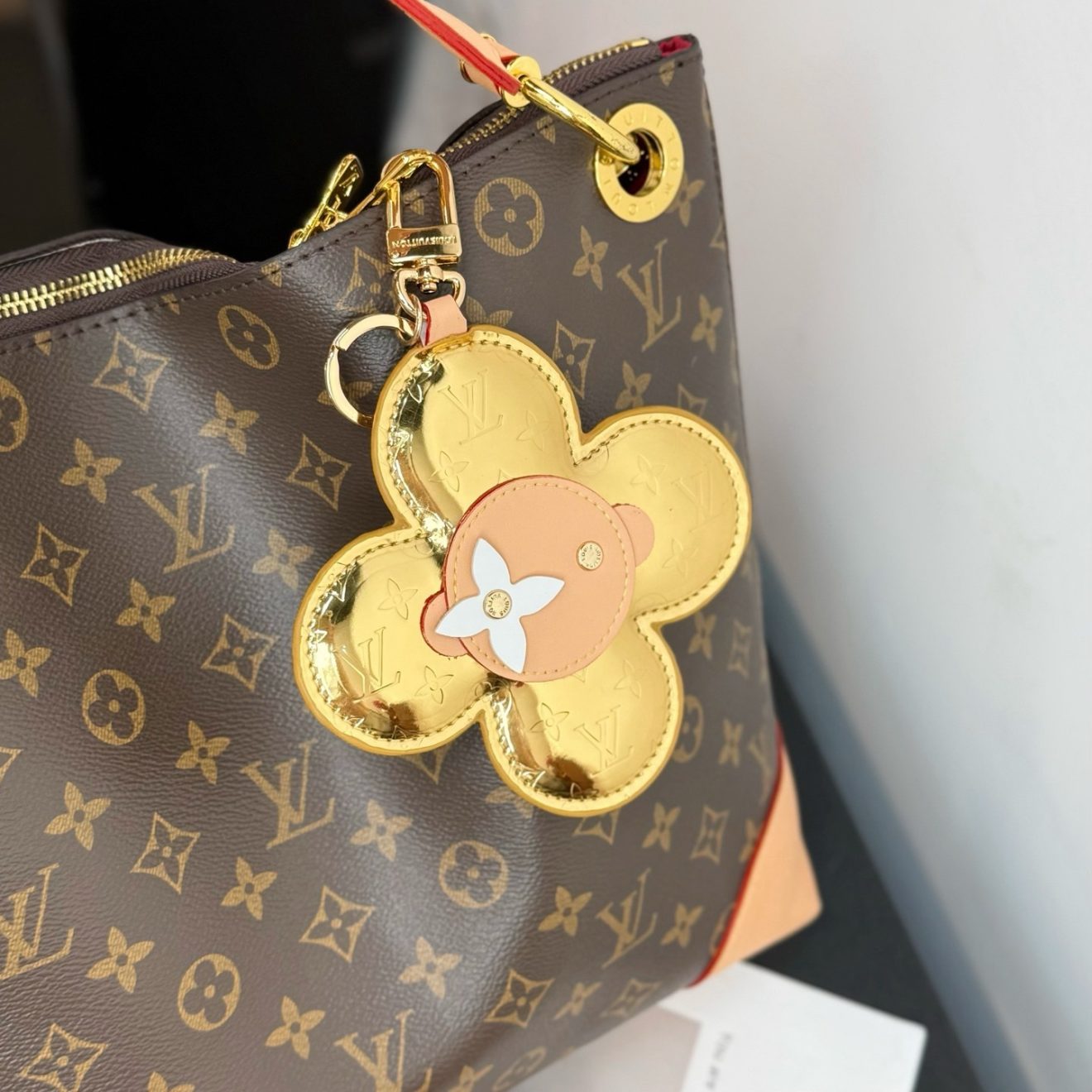 LOUIS VUITTON lv Charm - Image 8