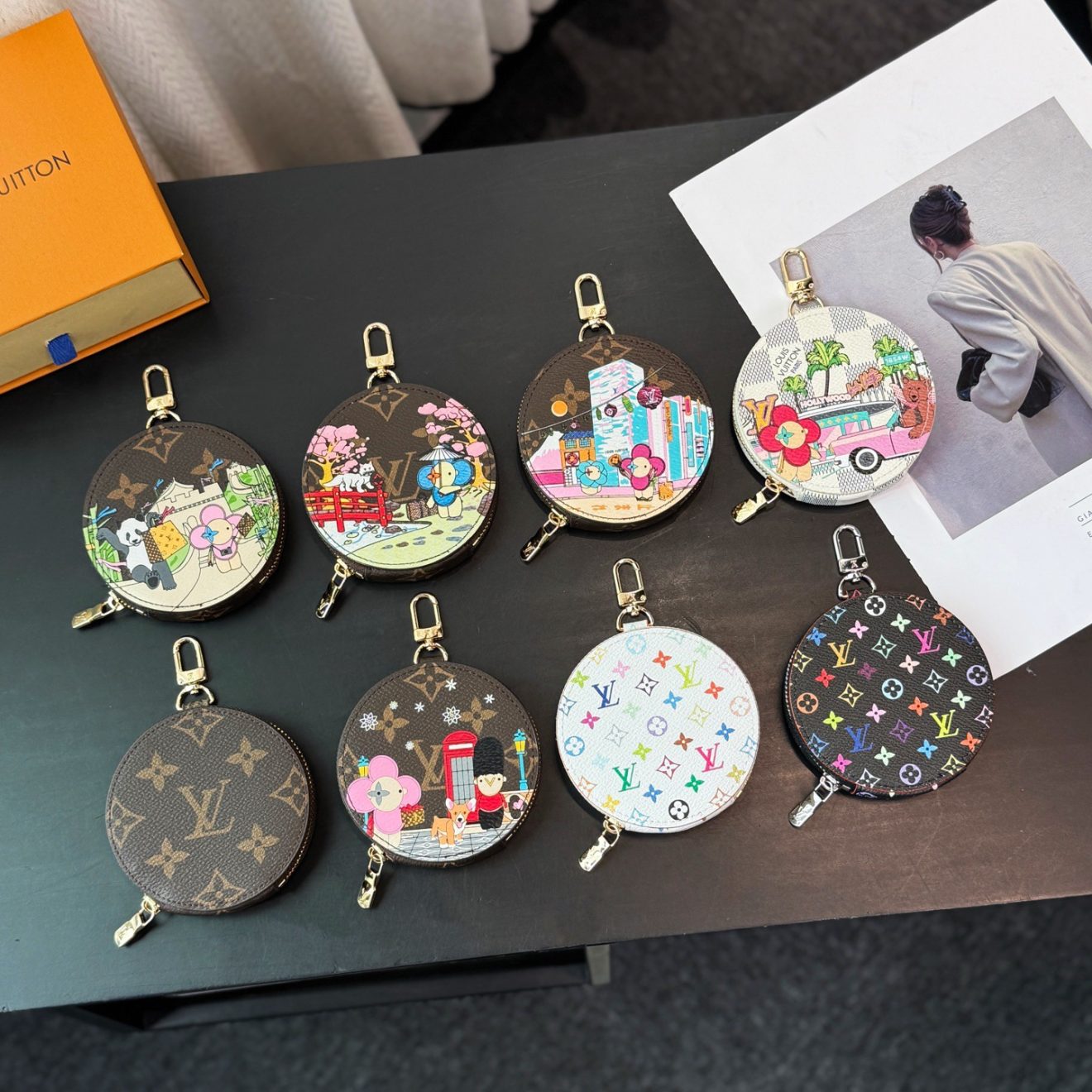 LOUIS VUITTON lv  Charm