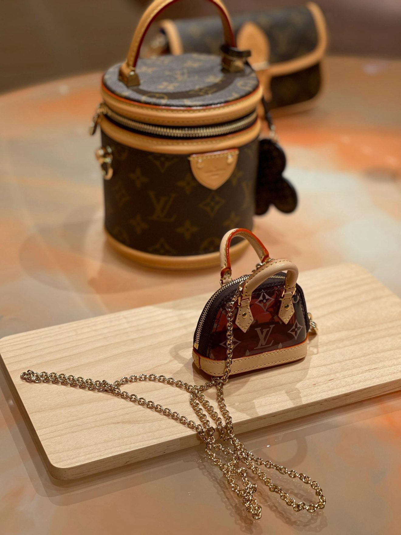 LOUIS VUITTON lv Charm - Image 8