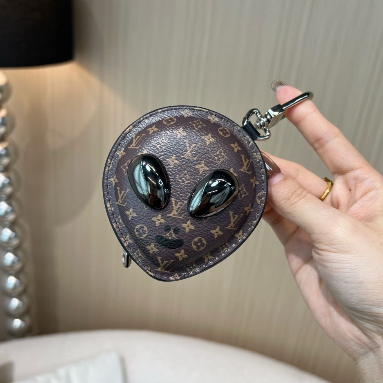 LOUIS VUITTON lv Charm - Image 8