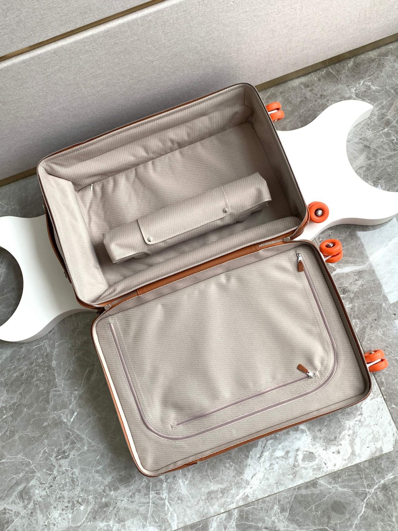 HERMES Suitcase - Image 6